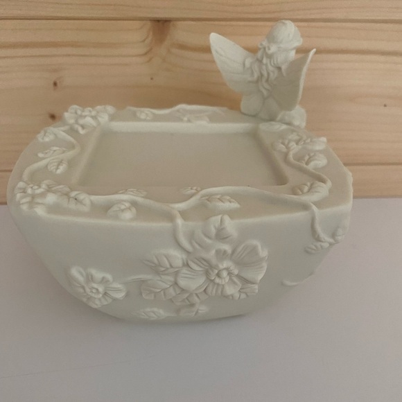 Retired PARTYLITE Enchantment Fairy Bisque Porcelain Pillar Candle Holder - Picture 5 of 9